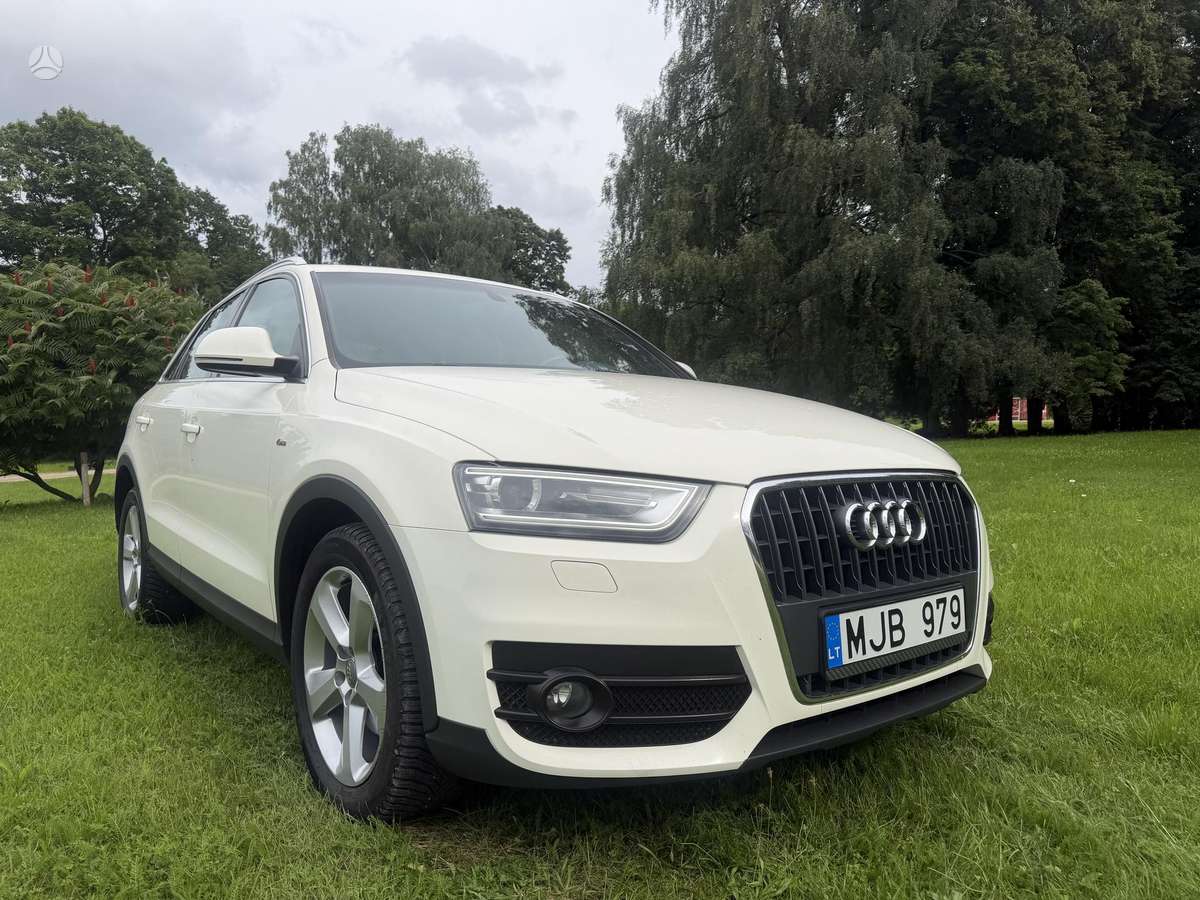 Audi Q3, 2.0 l., off-road / crossover