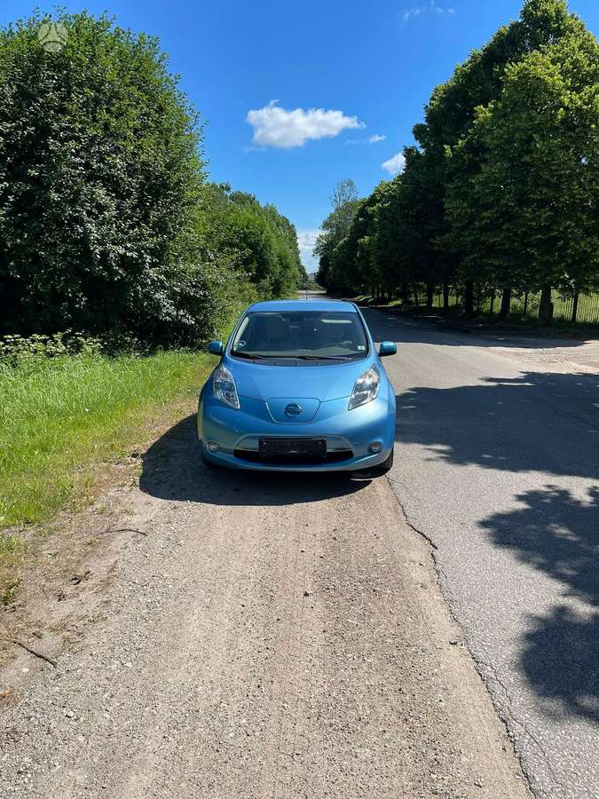Nissan Leaf, hatchback