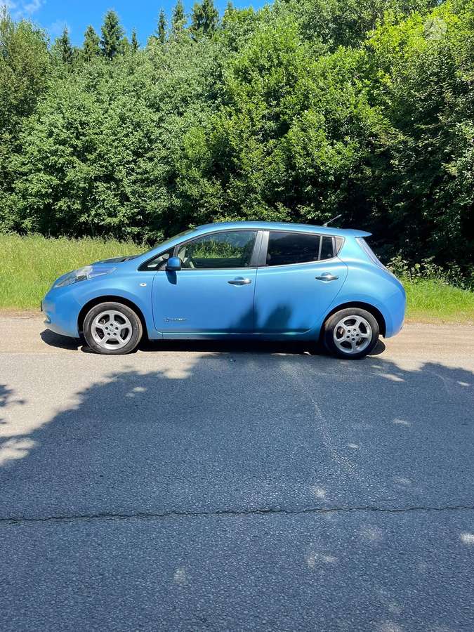 Nissan Leaf, hatchback