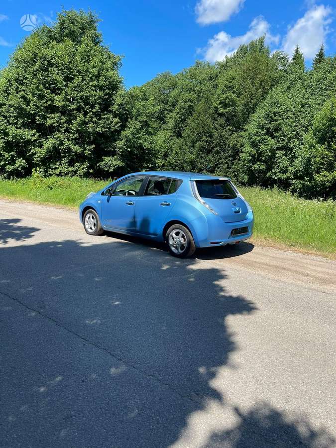 Nissan Leaf, hatchback