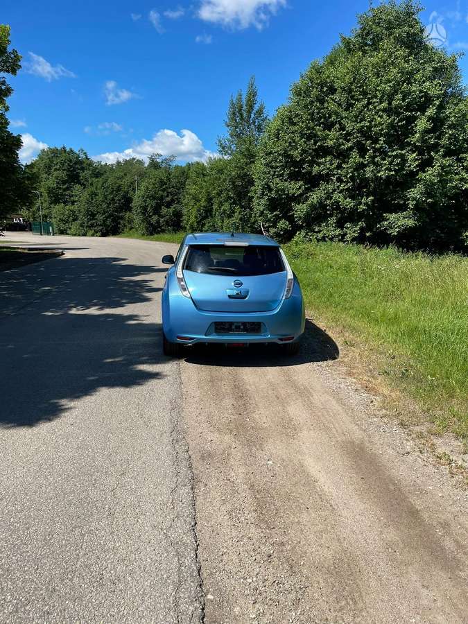 Nissan Leaf, hatchback