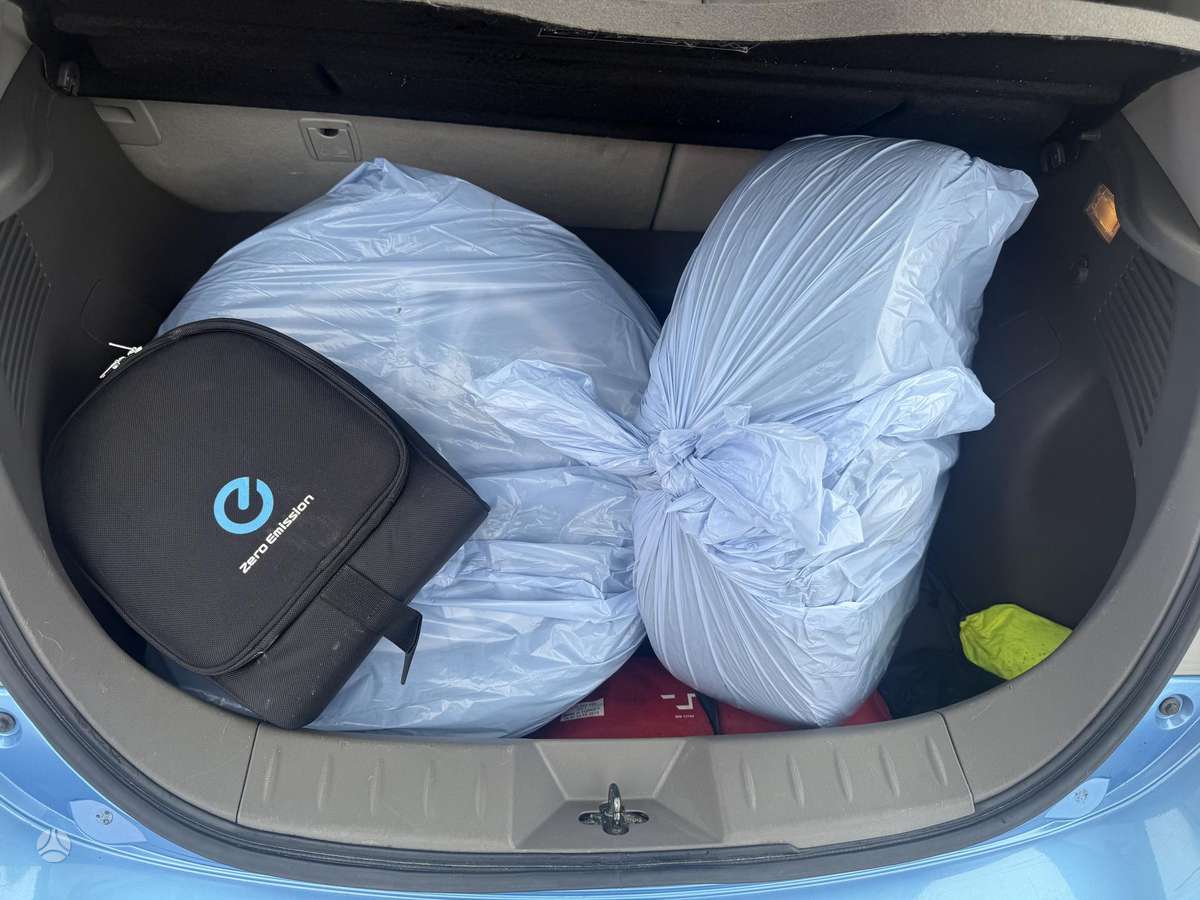 Nissan Leaf, hatchback