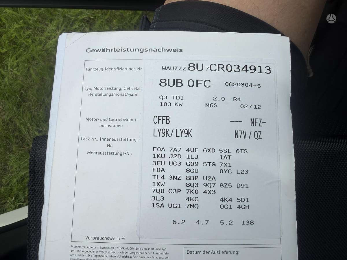 Audi Q3, 2.0 l., off-road / crossover