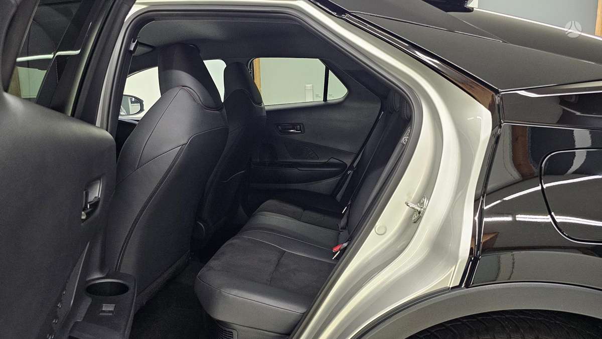 Toyota C-HR - 12