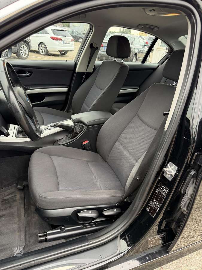 BMW 320, 2.0 l., sedanas