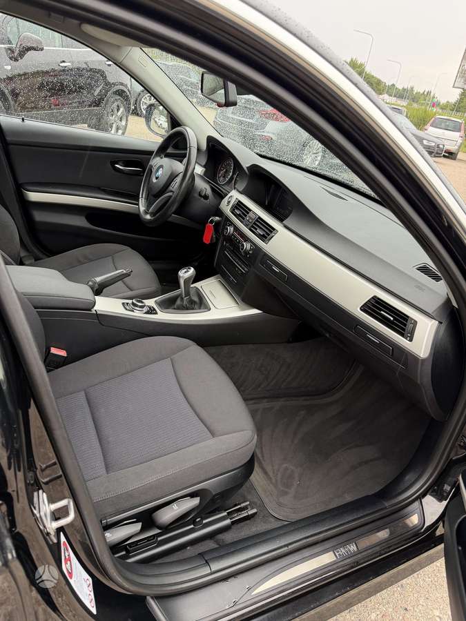 BMW 320, 2.0 l., sedanas