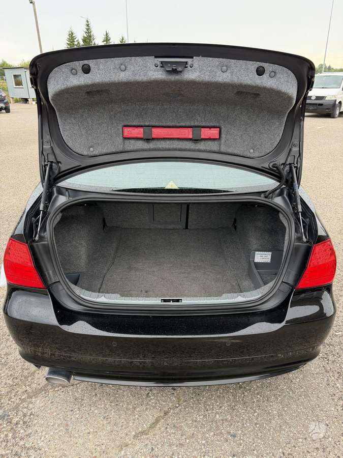 BMW 320, 2.0 l., sedanas