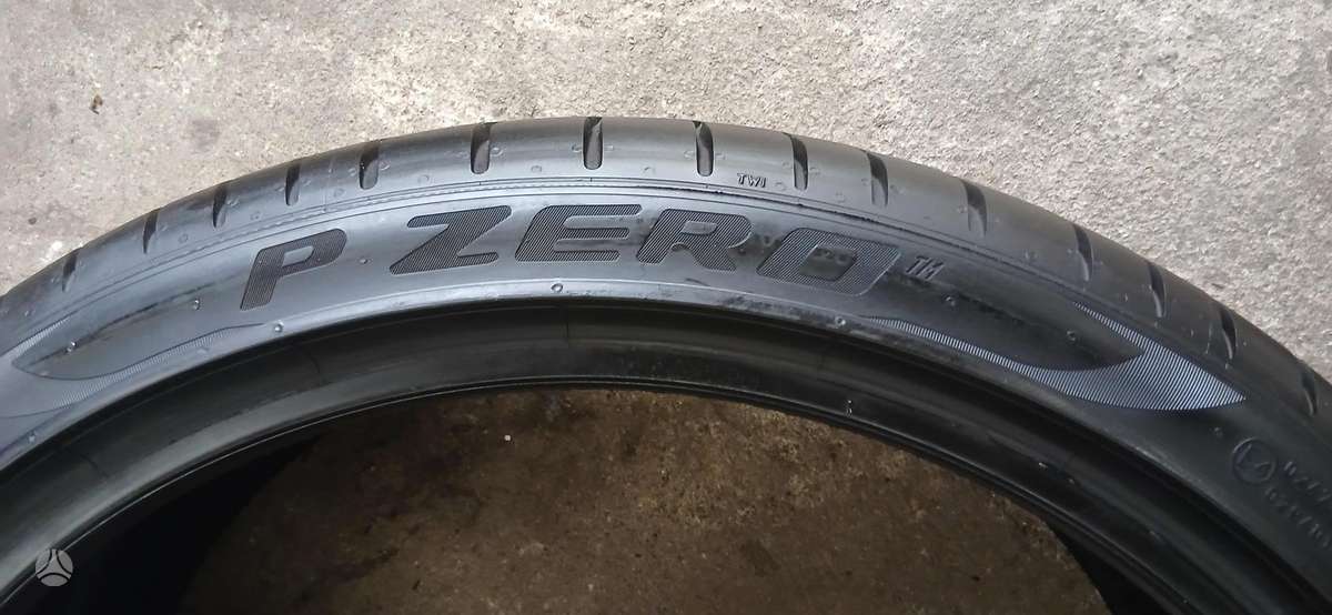 Pirelli, summer 245/35 R20