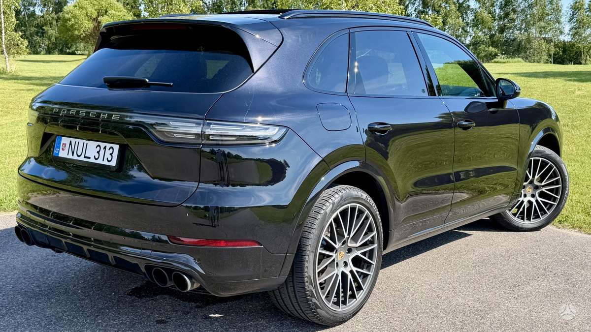 Porsche Cayenne - 2