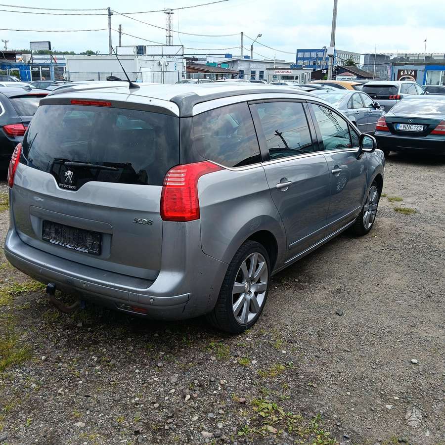 Peugeot 5008 - 3