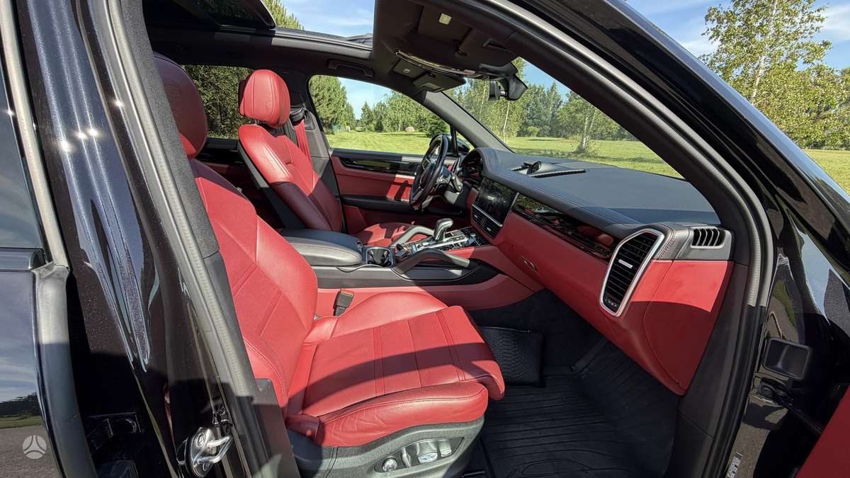 Porsche Cayenne - 9
