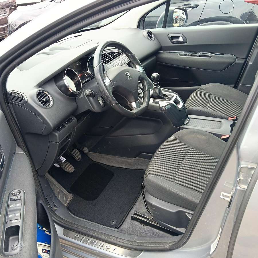 Peugeot 5008 - 11