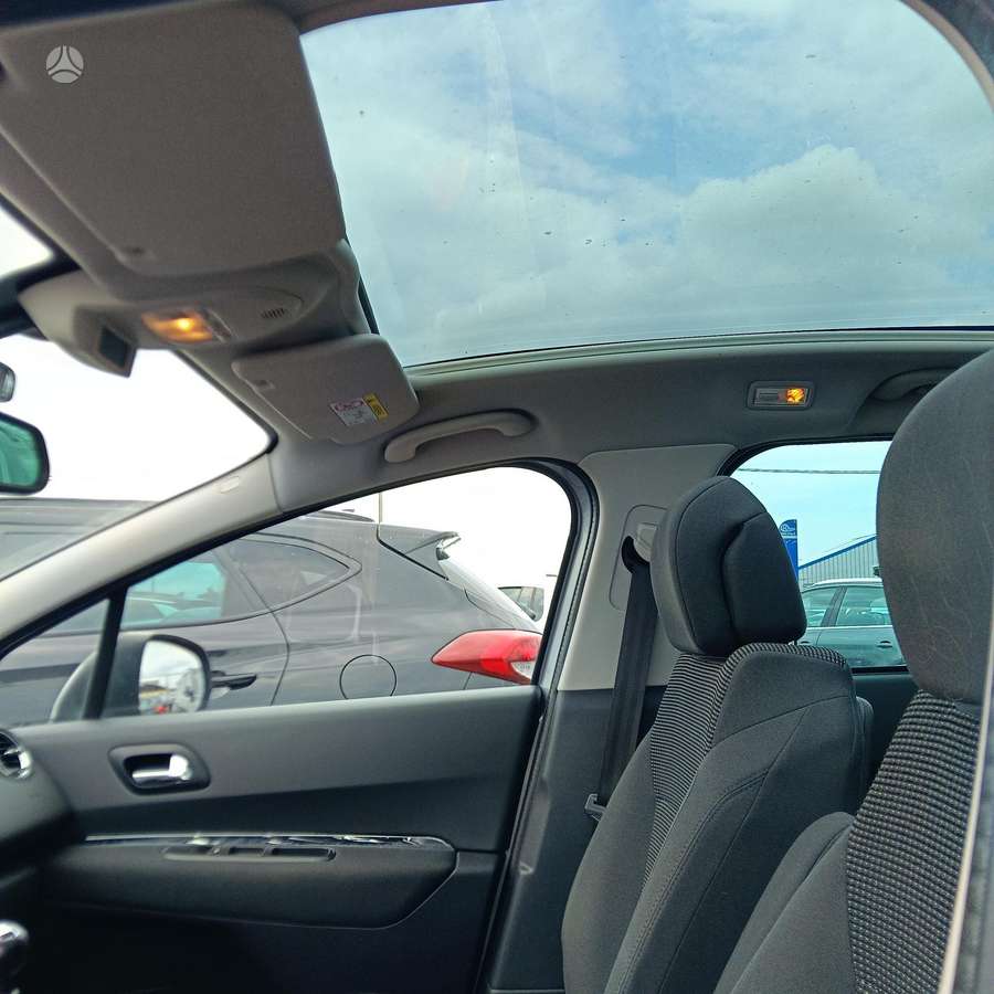 Peugeot 5008 - 12
