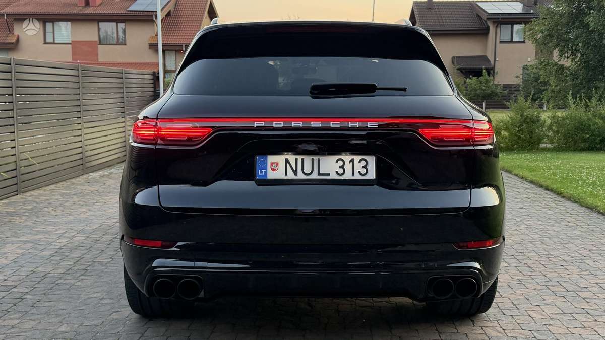 Porsche Cayenne - 12