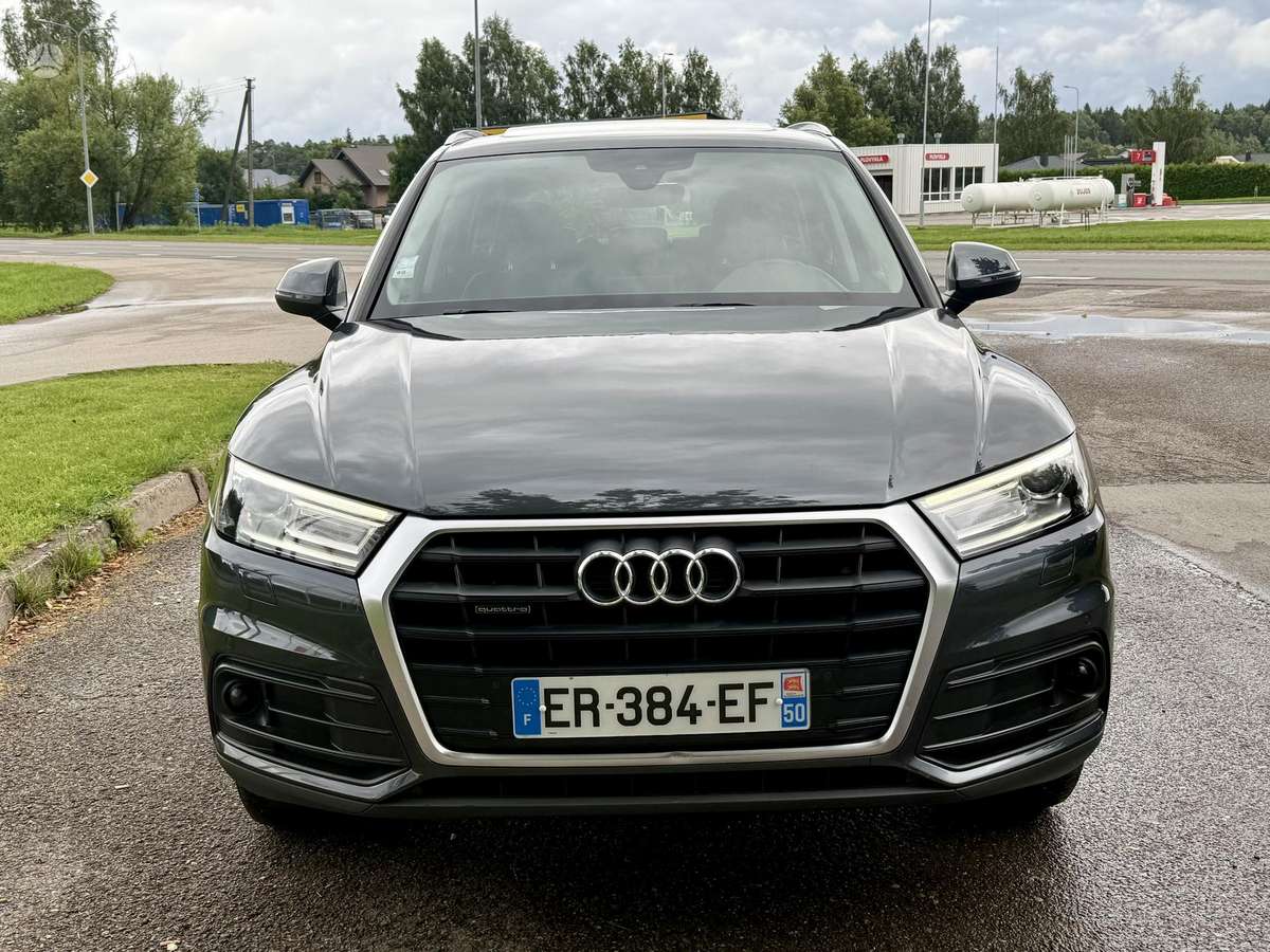 Audi Q5, 2.0 l., off-road / crossover