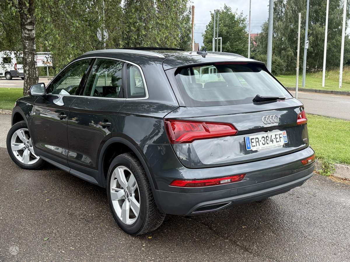 Audi Q5, 2.0 l., off-road / crossover