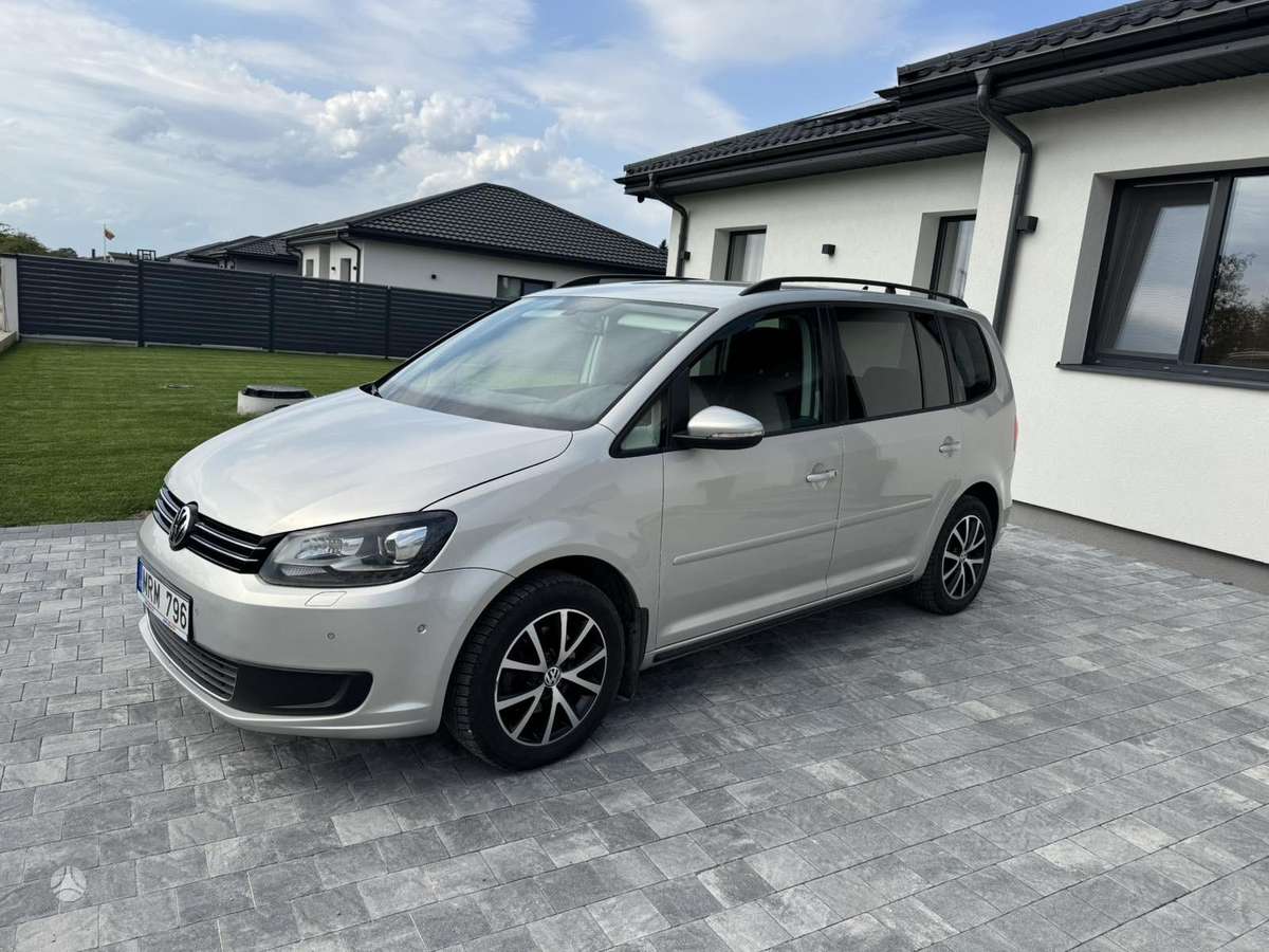 Volkswagen Touran - 1