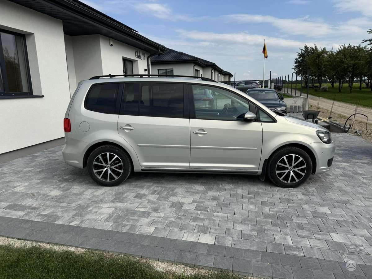 Volkswagen Touran - 3