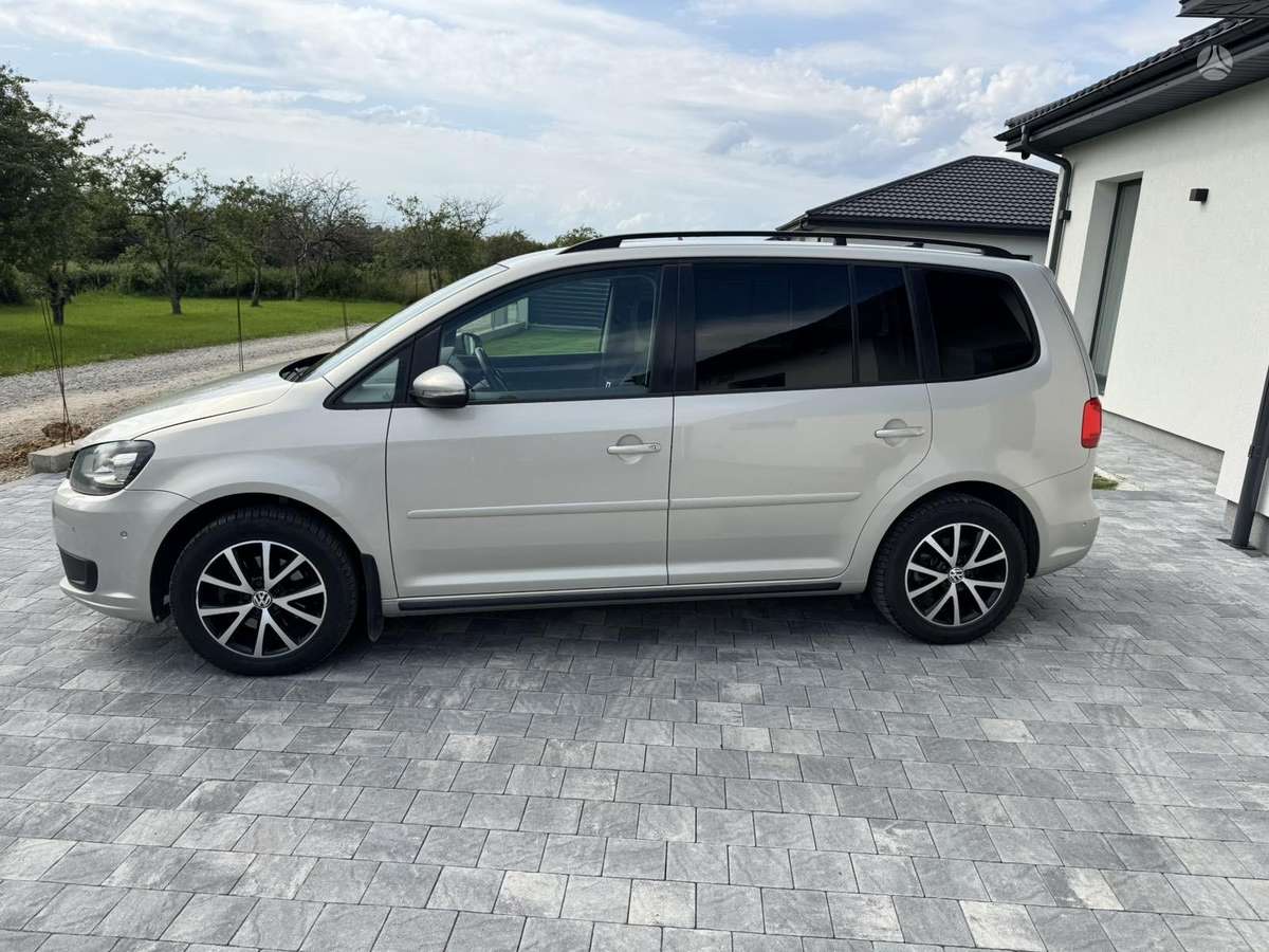 Volkswagen Touran - 4