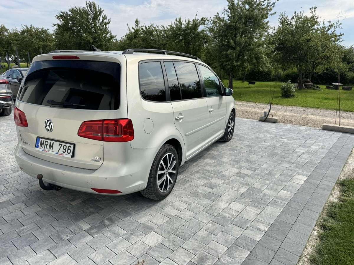 Volkswagen Touran - 5