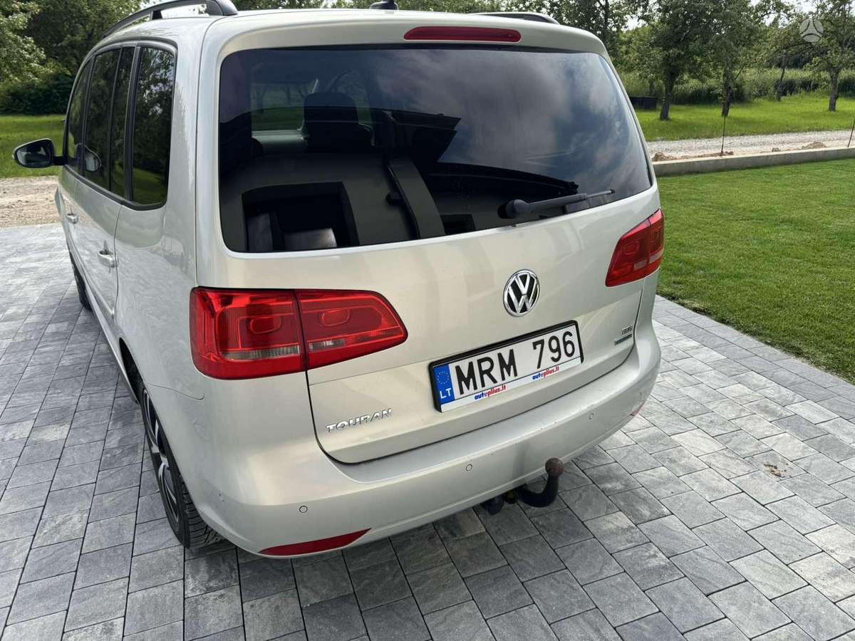Volkswagen Touran - 8