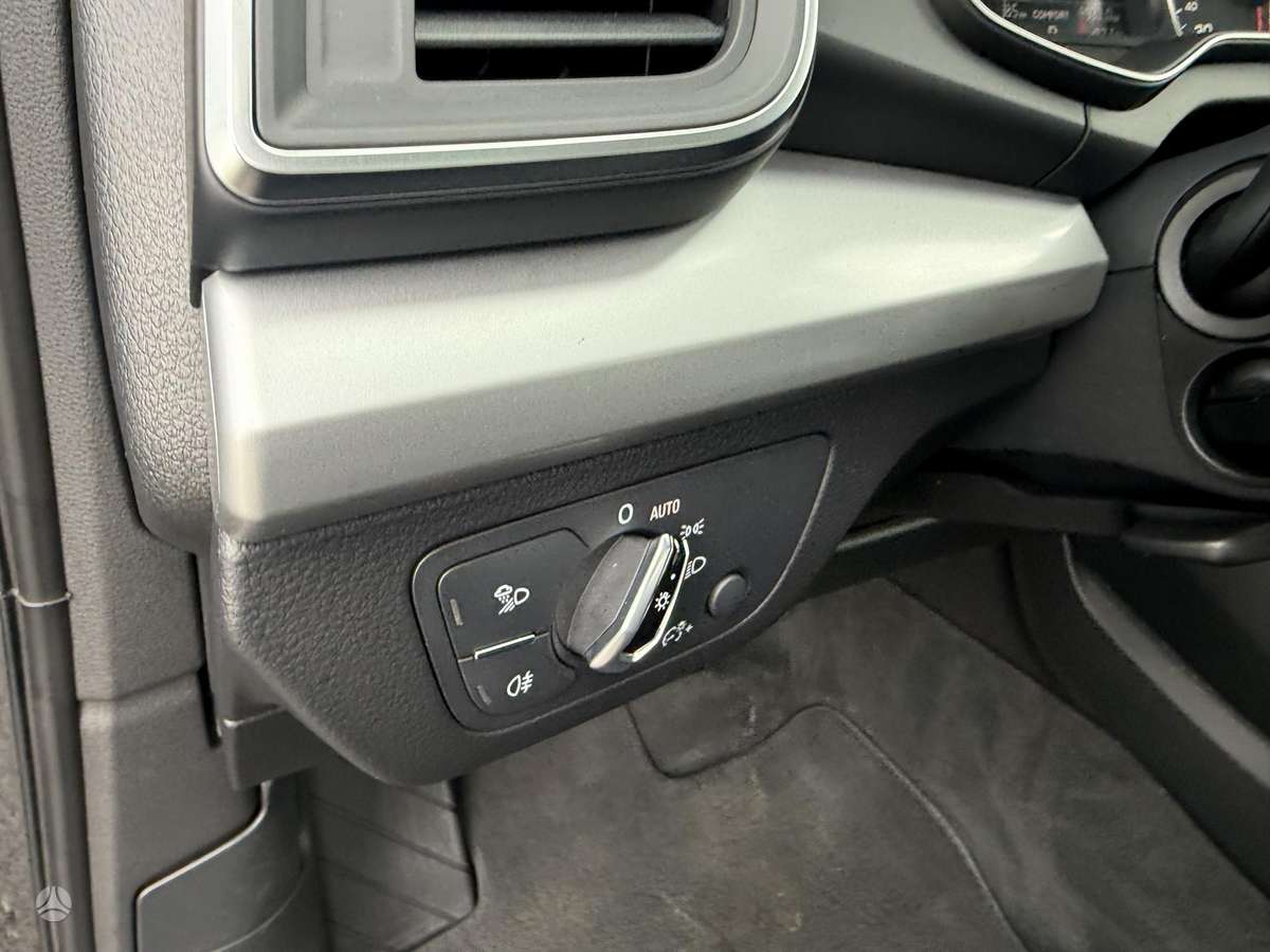 Audi Q5, 2.0 l., off-road / crossover