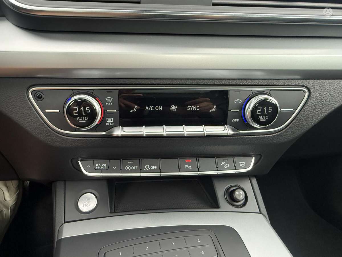 Audi Q5, 2.0 l., off-road / crossover