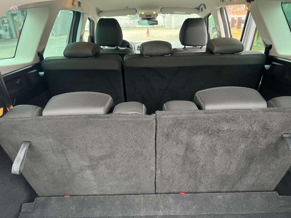 Renault Grand Scenic - 8