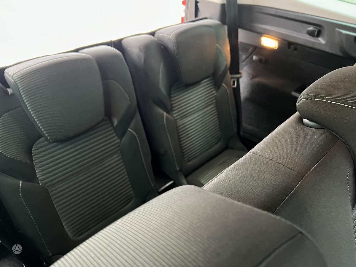 Renault Grand Scenic - 9