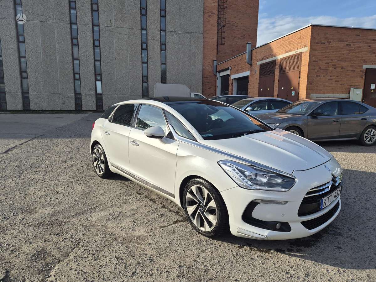 Citroen DS5, 2.0 l., Хэтчбек