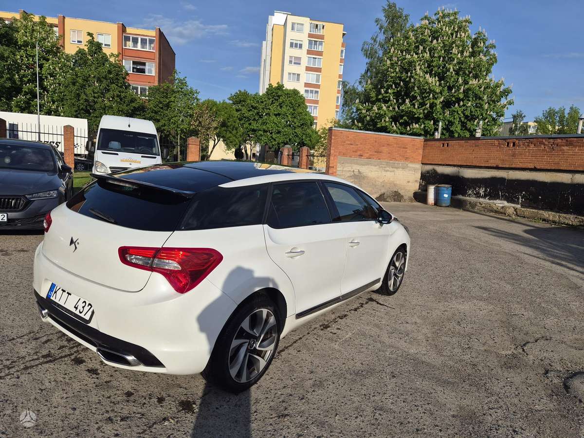 Citroen DS5, 2.0 l., Хэтчбек