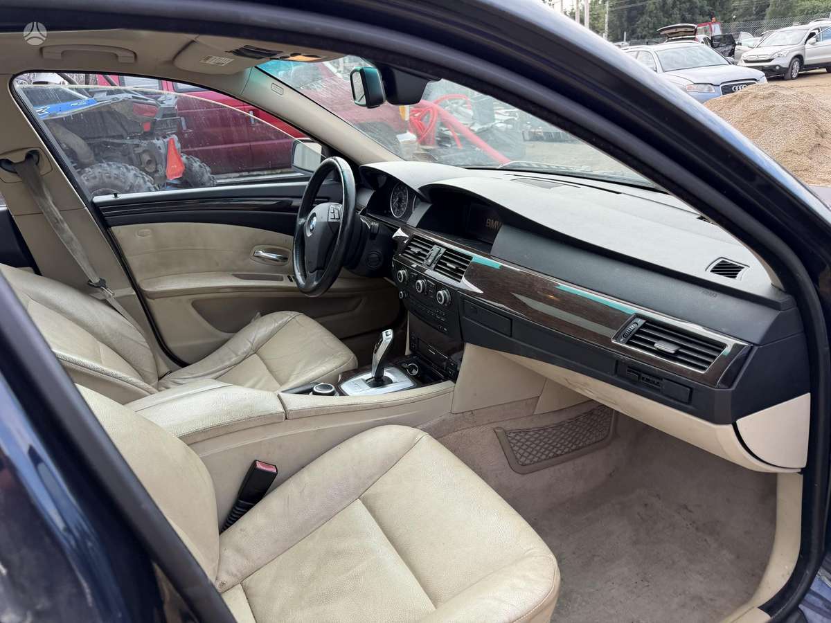 BMW 528, 3.0 l., Седан