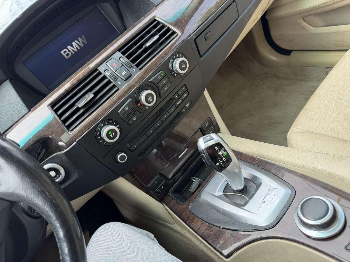 BMW 528, 3.0 l., Седан