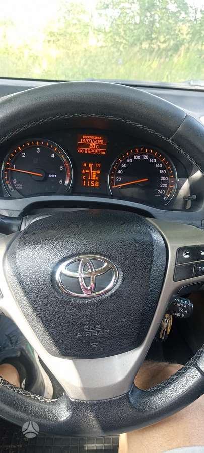 Toyota Avensis - 4