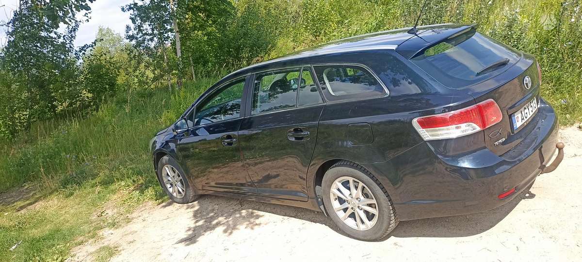 Toyota Avensis - 2