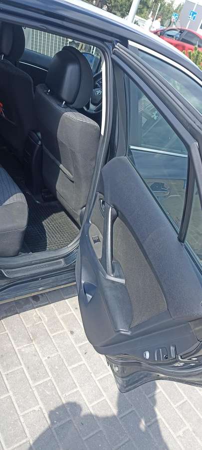 Toyota Avensis - 8