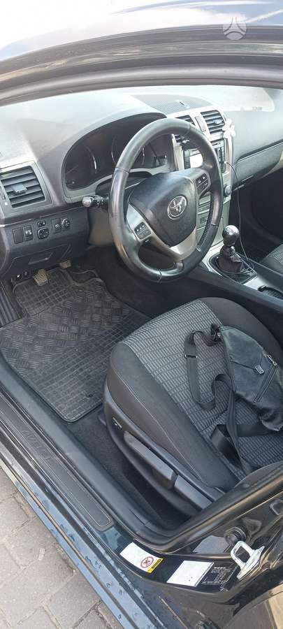 Toyota Avensis - 12