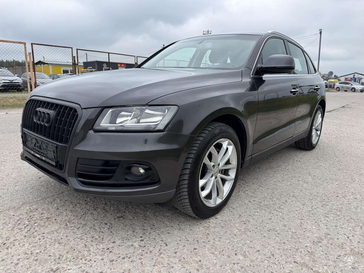 Audi Q5, 2.0 l., off-road / crossover
