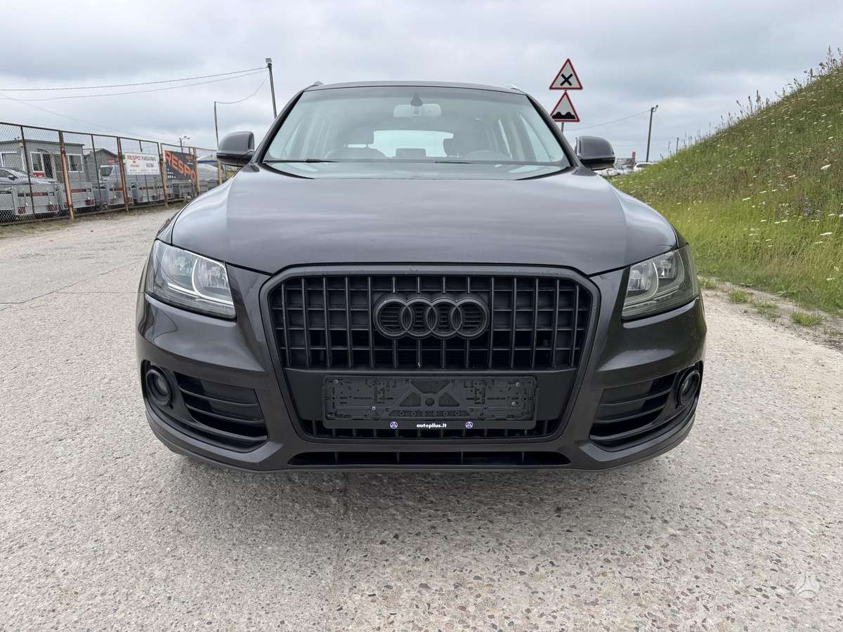 Audi Q5, 2.0 l., off-road / crossover
