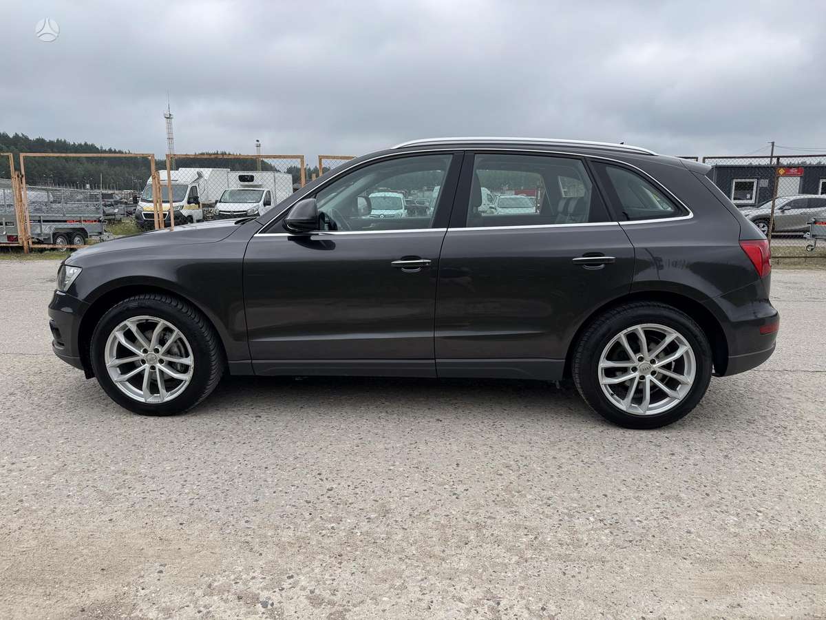 Audi Q5, 2.0 l., off-road / crossover