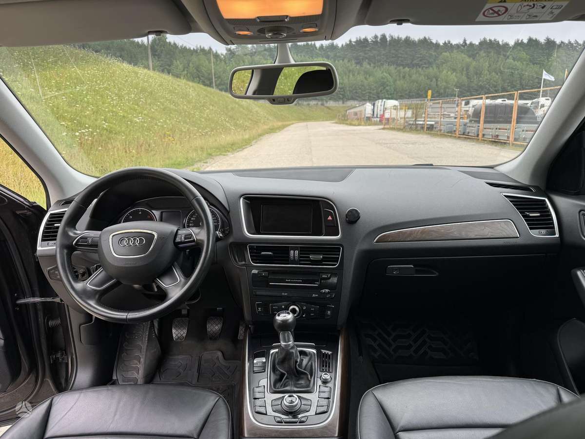 Audi Q5, 2.0 l., off-road / crossover