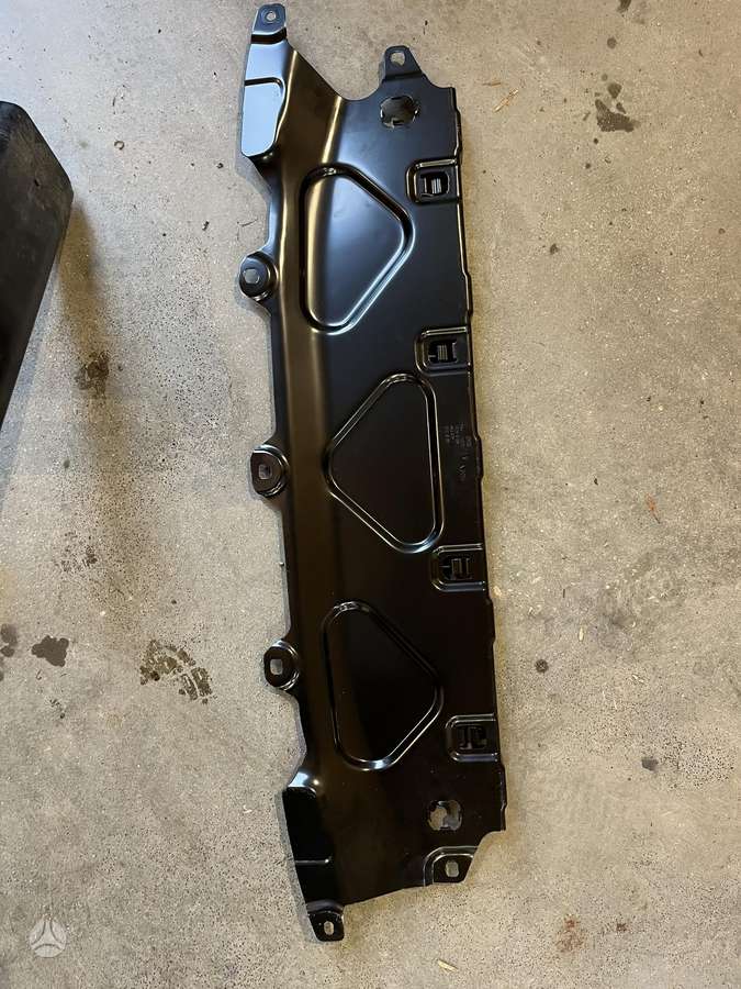 BMW X7 kėbulo dalys
