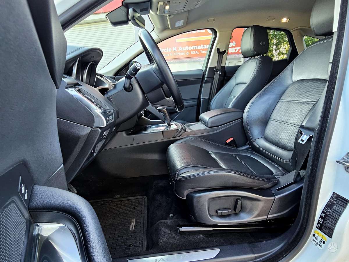Jaguar E-Pace, 2.0 l., off-road / crossover