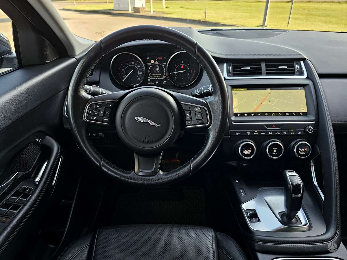 Jaguar E-Pace, 2.0 l., off-road / crossover