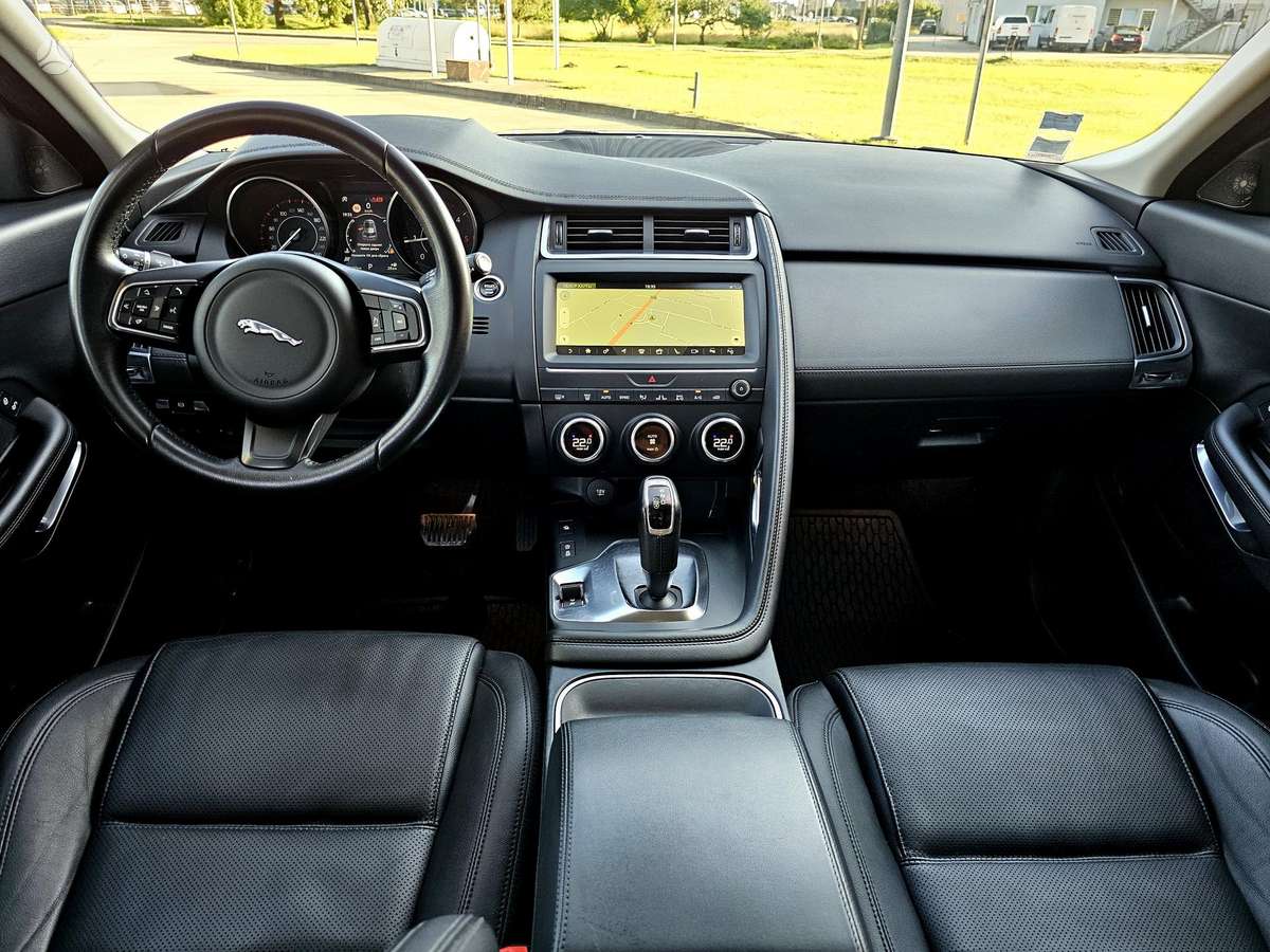 Jaguar E-Pace, 2.0 l., off-road / crossover