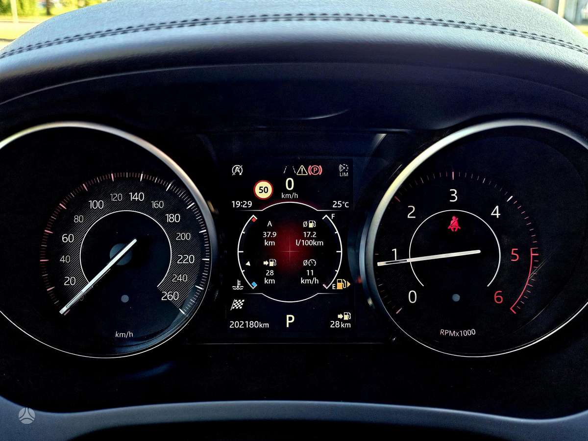 Jaguar E-Pace, 2.0 l., off-road / crossover