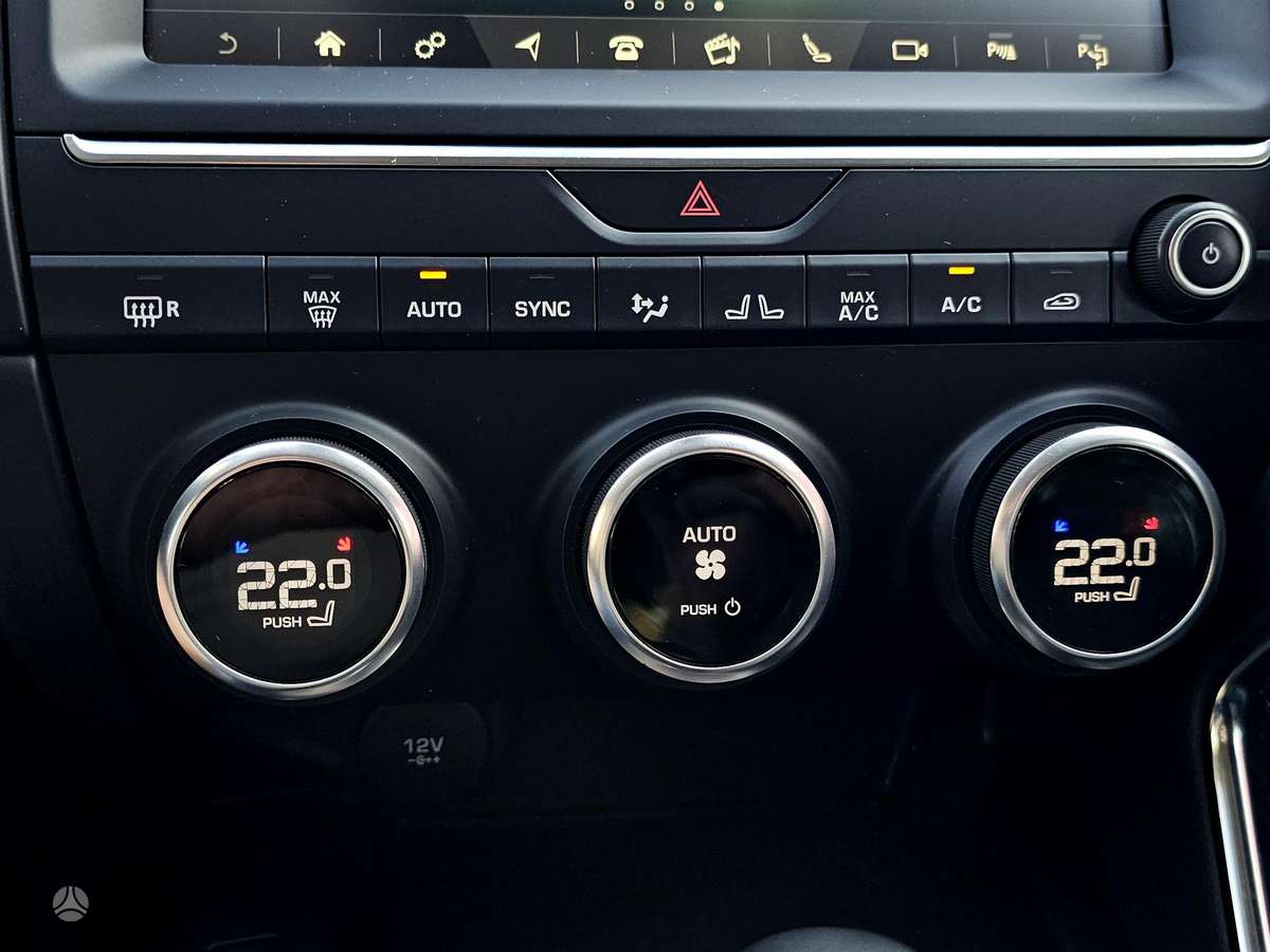 Jaguar E-Pace, 2.0 l., off-road / crossover