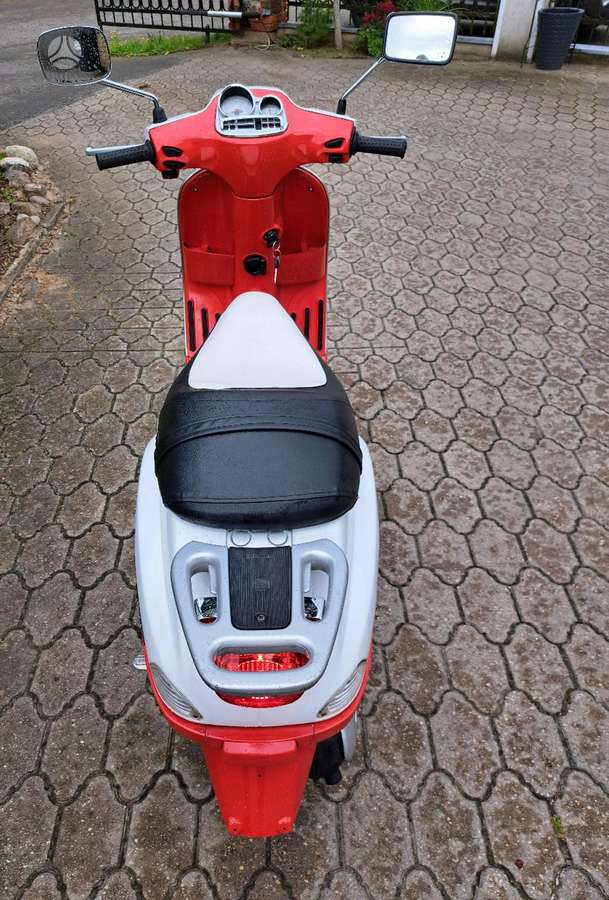 Piaggio Vespa 49cc, мотороллеры / мопеды
