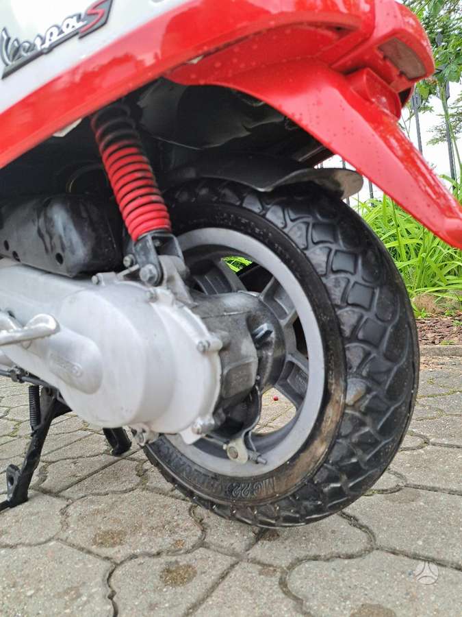 Piaggio Vespa 49cc, scooters / mopeds