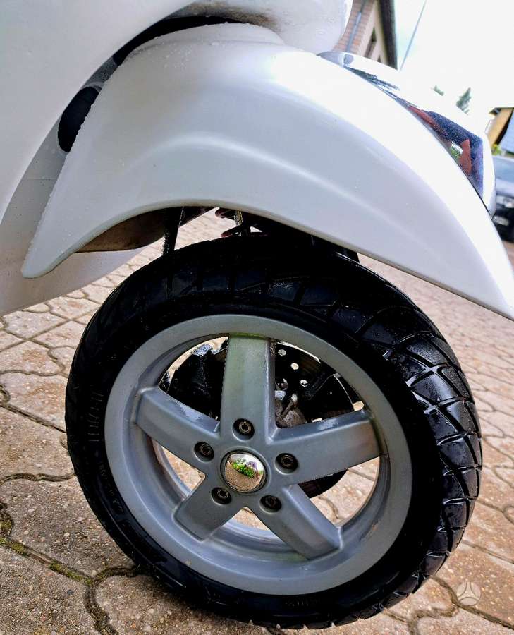 Piaggio Vespa 49cc, мотороллеры / мопеды